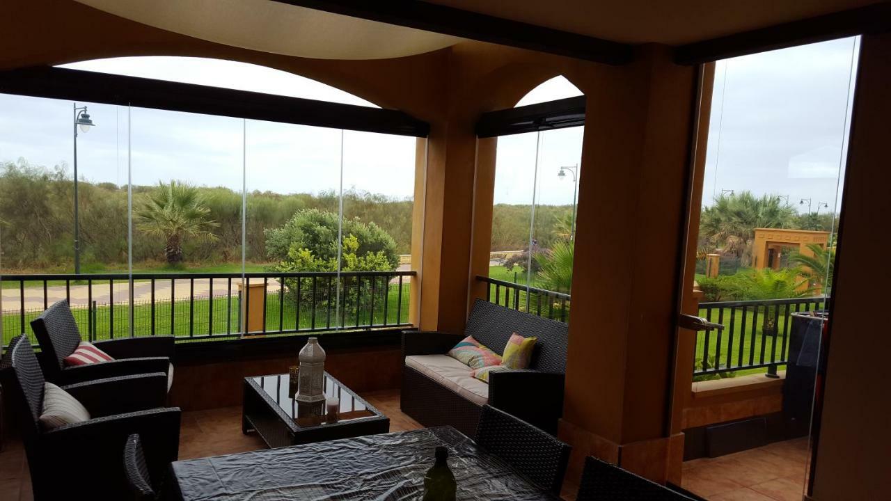 Apartamento Urbanizacion De Lujo En Primera Linea De Playa Isla Canela Ngoại thất bức ảnh