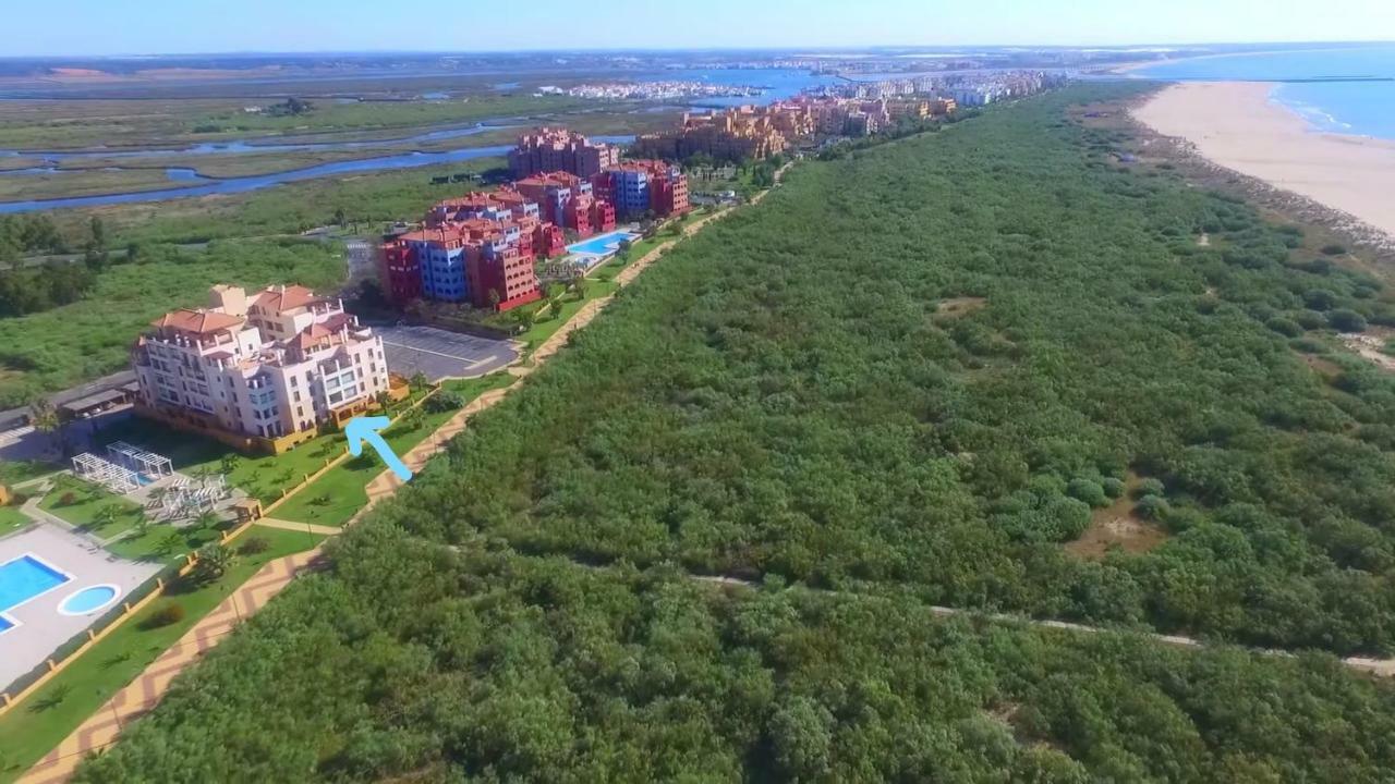 Apartamento Urbanizacion De Lujo En Primera Linea De Playa Isla Canela Ngoại thất bức ảnh